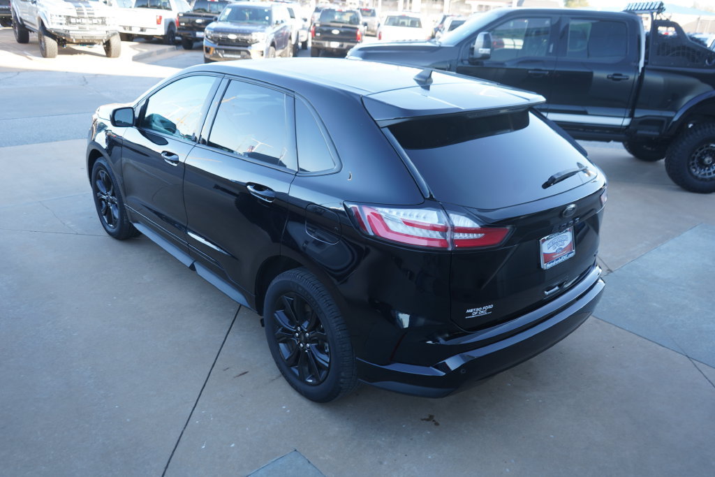 Certified 2024 Ford Edge SE w/ Black Appearance Package AWD/4WD image 12