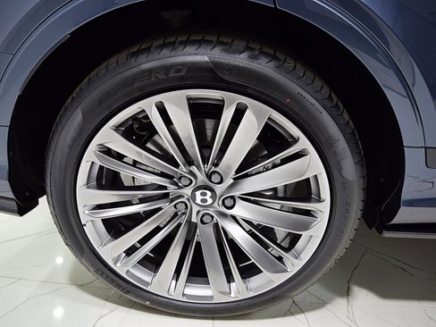 Used 2023 Bentley Bentayga Speed image 46