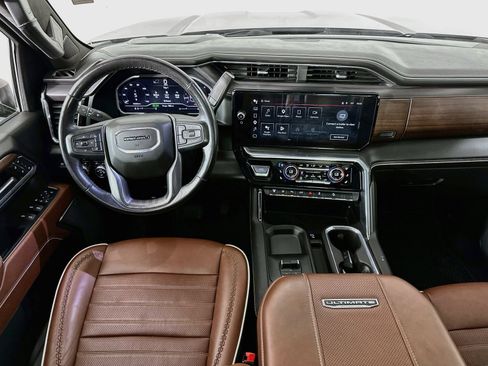 Used 2024 GMC Sierra 3500 Denali Ultimate AWD/4WD image 25