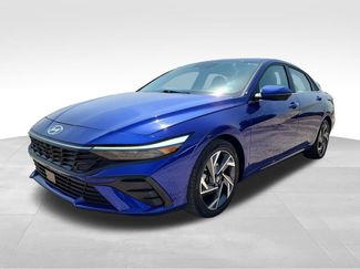 Used 2024 Hyundai Elantra Limited FWD video 3
