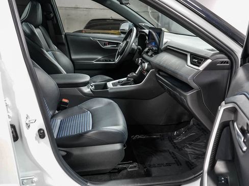 Used 2023 Toyota RAV4 XSE AWD/4WD image 17