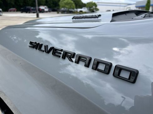 Used 2024 Chevrolet Silverado 1500 Custom w/ Dark Appearance Package image 32