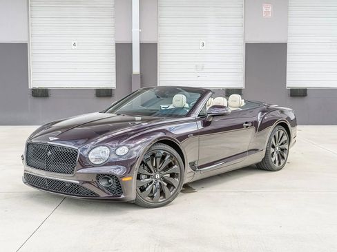 Used 2024 Bentley Continental GT V8 image 19
