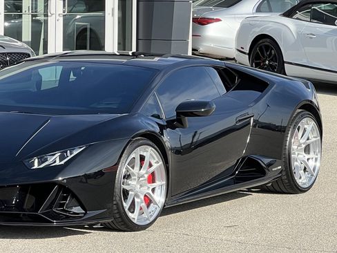 Used 2020 Lamborghini Huracan EVO image 10