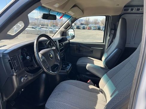 Used 2022 Chevrolet Express 2500 w/ Driver Convenience Package image 19