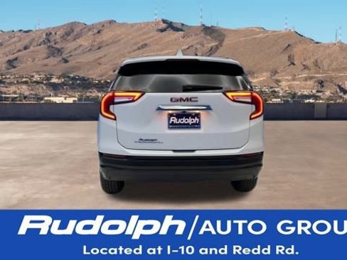 Used 2024 GMC Terrain SLE image 4