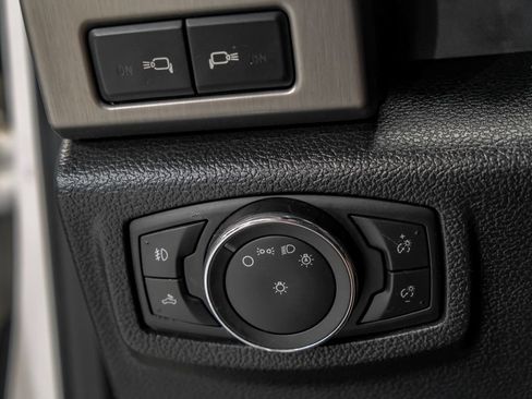 Used 2015 Ford F150 Platinum AWD/4WD image 28