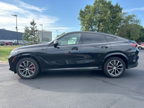 Used 2023 BMW X6 M50i AWD/4WD image 2