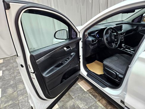 Used 2020 Hyundai Santa Fe SE w/ Cargo Package image 9