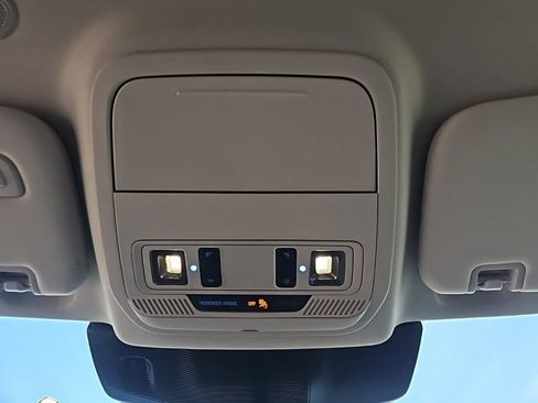 Used 2023 Ford Explorer Limited image 22