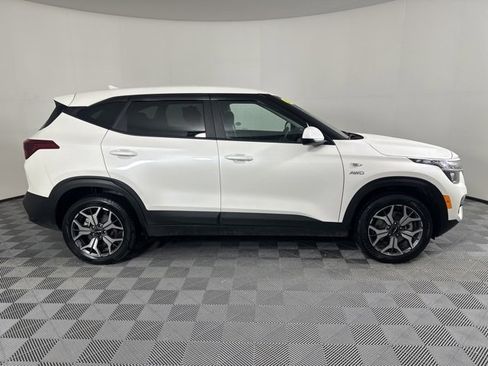 Used 2023 Kia Seltos LX image 2