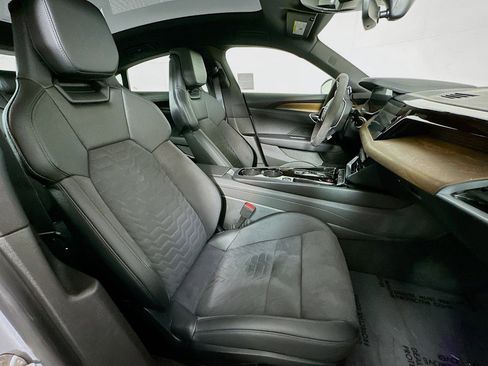 Used 2022 Audi e-tron GT Premium Plus image 8