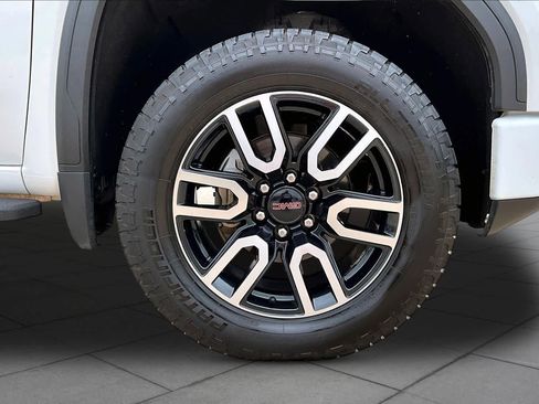 Used 2021 GMC Sierra 1500 AT4 w/ AT4 Premium Package AWD/4WD image 10