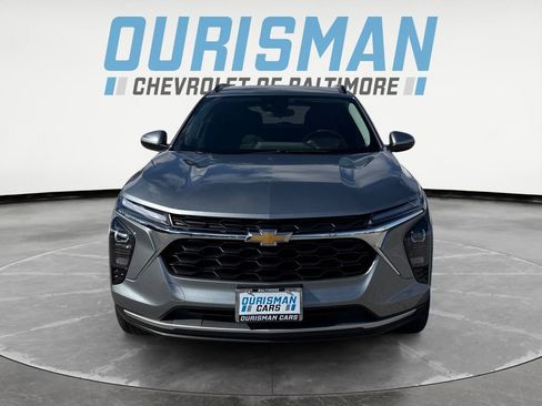 Used 2025 Chevrolet Trax LT w/ Driver Confidence Package FWD image 8