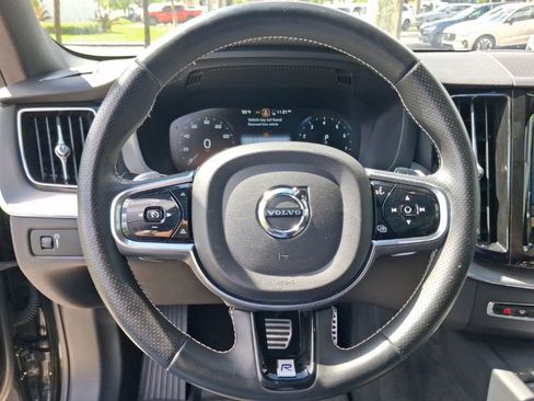 Used 2019 Volvo XC60 T5 R-Design w/ Protection Package Premier AWD/4WD image 17