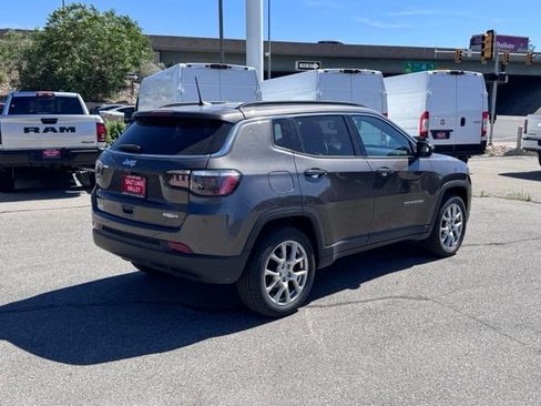 Certified 2023 Jeep Compass Latitude AWD/4WD image 8