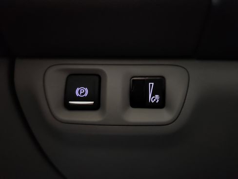 Used 2023 GMC Acadia SLT image 11