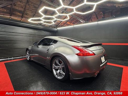 Used 2009 Nissan 370Z Touring w/ Sport Pkg image 4
