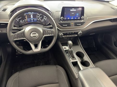 Used 2025 Nissan Altima 2.5 SV FWD image 20