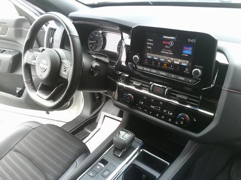 Used 2024 Nissan Pathfinder Rock Creek AWD/4WD image 30