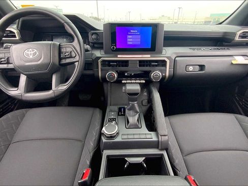 Used 2025 Toyota Tacoma SR AWD/4WD image 5