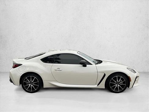 Used 2024 Toyota GR86 image 4