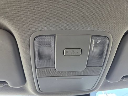 Used 2025 Kia Soul LX w/ LX Technology Package FWD image 19