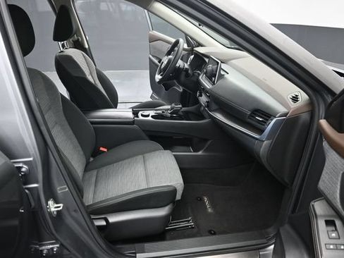 Used 2023 Nissan Rogue SV AWD/4WD image 29