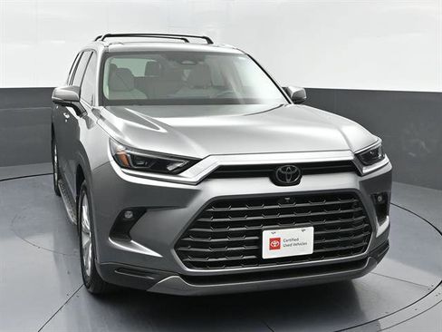 Certified 2025 Toyota Grand Highlander AWD image 3