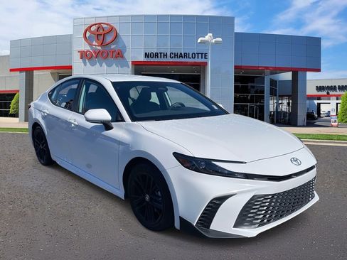 Used 2025 Toyota Camry SE w/ Multimedia Upgrade Package image 1