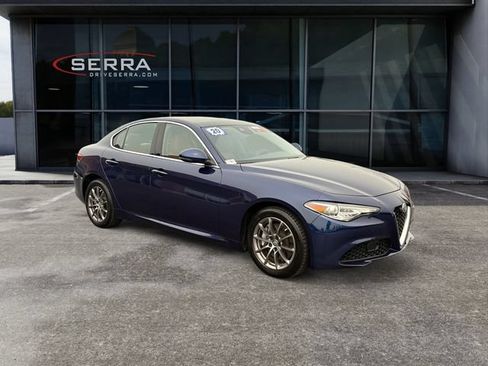 Used 2020 Alfa Romeo Giulia AWD w/ Cold Weather Package image 7