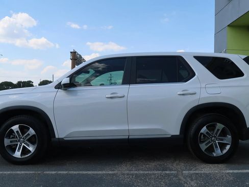 Used 2024 Honda Pilot EX-L image 7