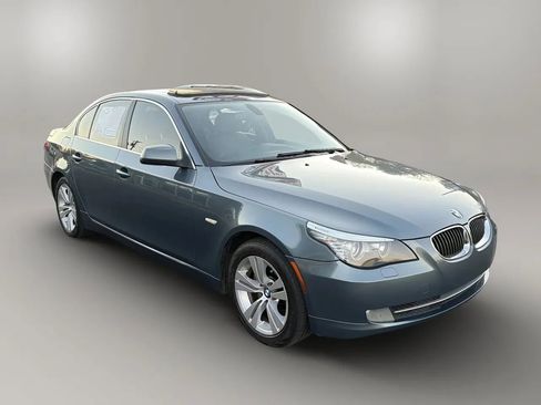 Used 2010 BMW 528i 528i Sedan 4D image 3
