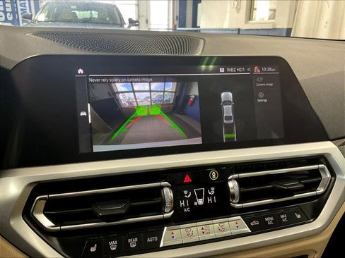 Used 2019 BMW 330i xDrive Sedan w/ Premium Package image 19