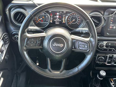 Used 2021 Jeep Gladiator Sport image 15