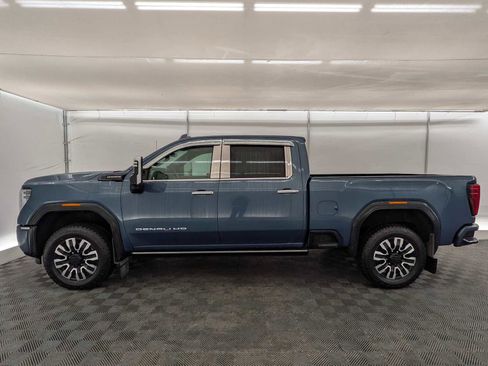 Used 2024 GMC Sierra 2500 Denali Ultimate image 3