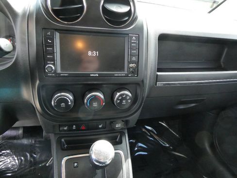 Used 2013 Jeep Compass Latitude w/ Sun/Sound Group AWD/4WD image 12