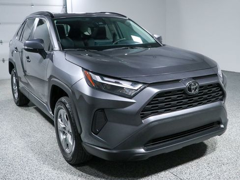 Used 2023 Toyota RAV4 XLE w/ Convenience Package FWD image 5