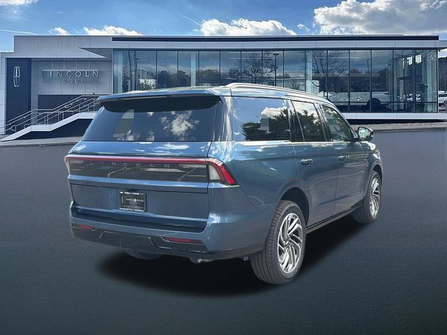 New 2027 Lincoln Navigator Reserve AWD/4WD image 8