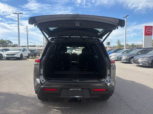 Used 2025 Nissan Pathfinder Rock Creek image 14