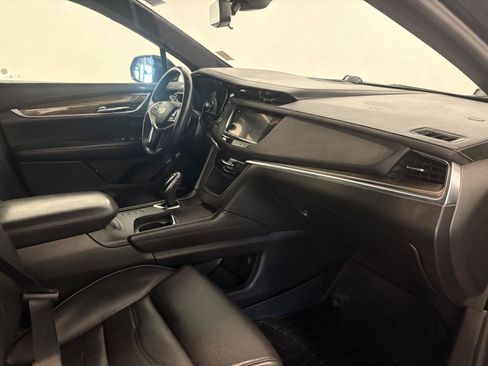 Used 2017 Cadillac XT5 Platinum AWD/4WD image 49