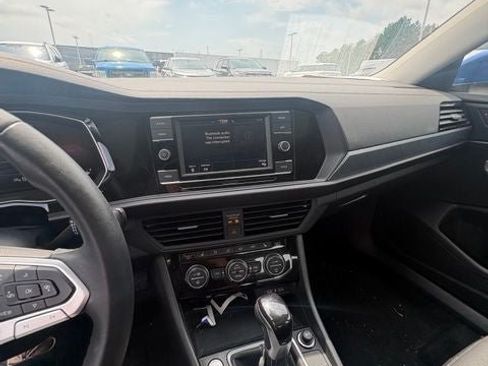 Used 2024 Volkswagen Jetta SE w/ Panoramic Sunroof Package FWD image 13