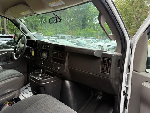 Used 2021 GMC Savana 2500 w/ Driver Convenience Package RWD image 20