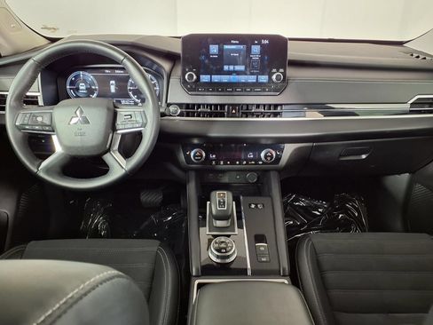 Used 2024 Mitsubishi Outlander SE AWD/4WD image 12