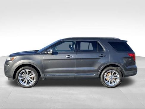 Used 2019 Ford Explorer XLT w/ Equipment Group 202A image 4
