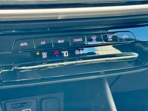 Used 2023 Chevrolet Bolt EUV LT w/ Driver Confidence Package FWD image 23