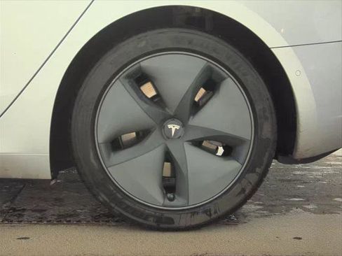 Used 2018 Tesla Model 3 Long Range image 26