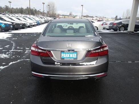 Used 2017 Honda Accord LX image 4