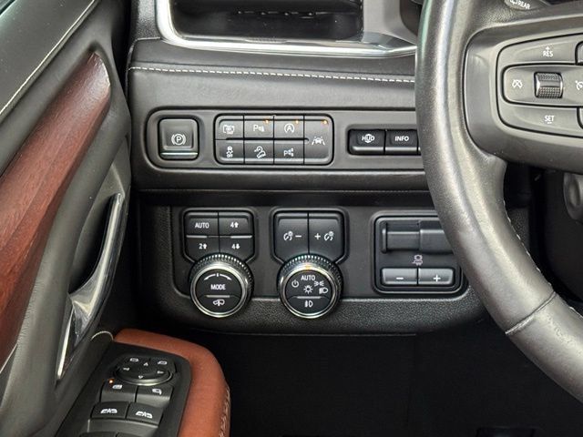 Used 2023 GMC Yukon XL Denali Ultimate AWD/4WD image 15
