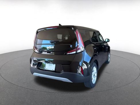 Used 2025 Kia Soul LX w/ LX Technology Package FWD image 14